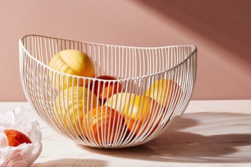 Porszórt színes m?vészet vas asztali cikkekhez: végtelen lehet?ségek a terít?kkel és kerámia edényekkel