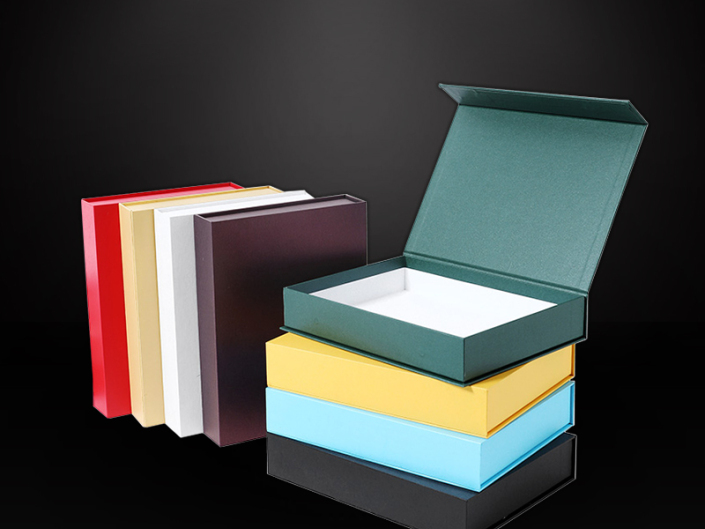 Advantages of Hinged Cardboard Gift Box with Magnetic Closure