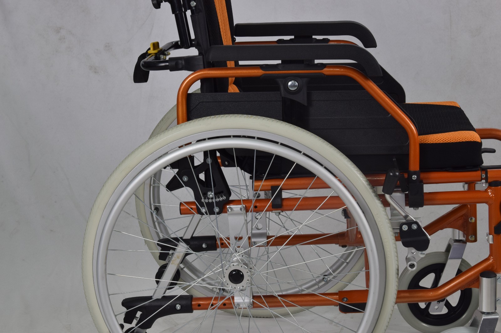 lightweight aluminum wheelchair
