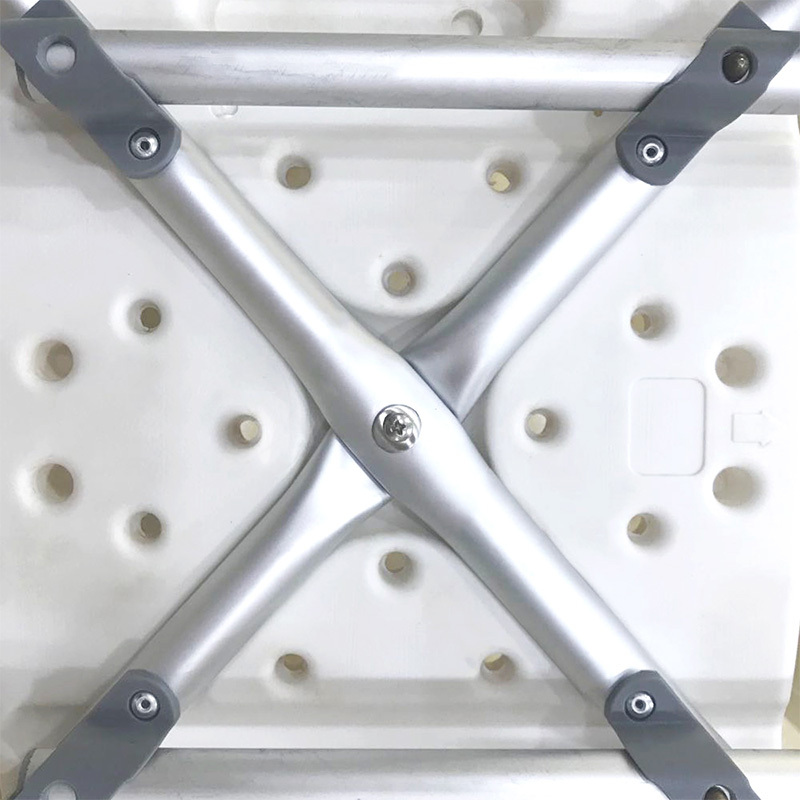 Бытовое регулируемое по высоте кресло для душа