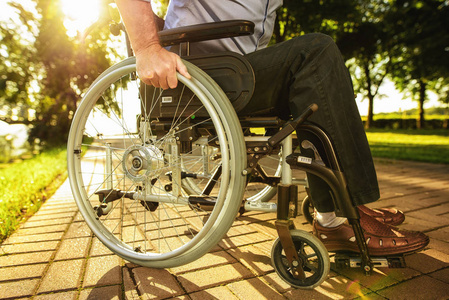 Is aluminum wheelchairs easier to climb up and down stairs?