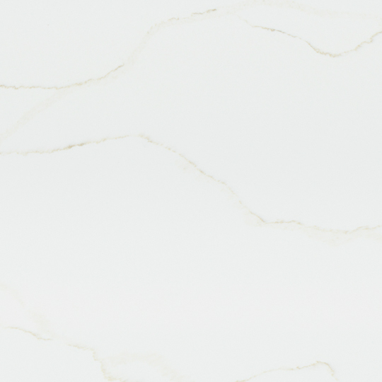 柔らかい茶色の脈を持つ繊細な人工水晶