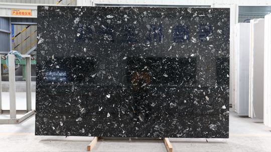 Conception de salle de bain en marbre noir Marquina