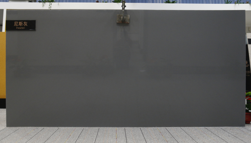 Серый искусственный кварц с мелкими частицами, нарезанный по размеру