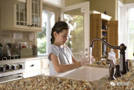 How to maintain quartz countertop?