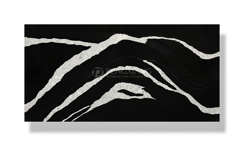 Cuarzo artificial negro con líneas grises para decoración intertor