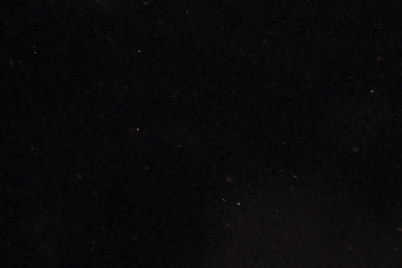 Schwarzes Interieur aus Kunststein