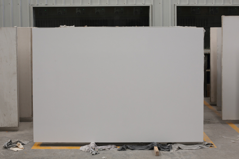 白い人工大理石の床