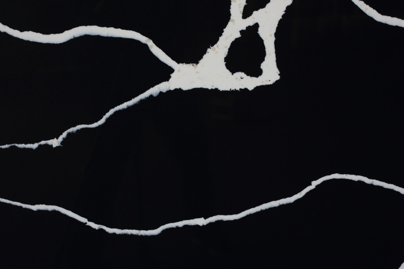 Aanrechtblad met zwarte dikke plaat keukeneiland