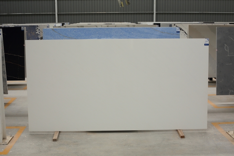 PXQZ220612-3 White Artificial Ariston Quartz Slab For Bank Recption Countertop