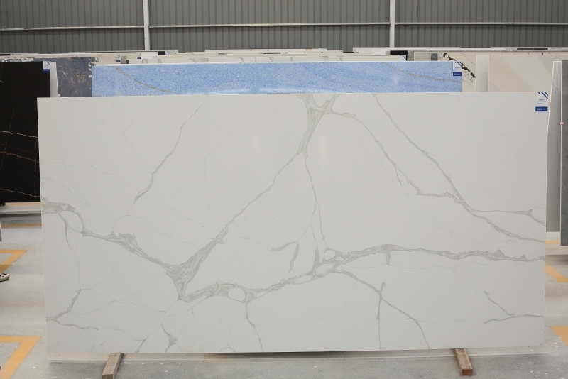 PXQZ200911-1 Pengxiang Original Design White Quartz Countertop Carrara