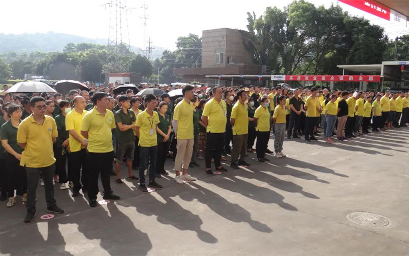 Huaxiang quality hammer, hit out of the enterprise new world