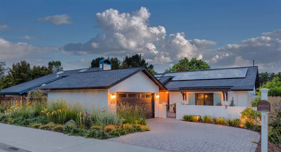 Manufacturers of integrated PV modules + energy storage are emerging