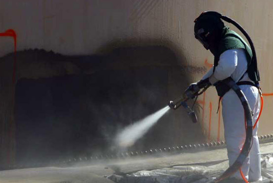 Overseas companies purchase rust removal technology for freighters