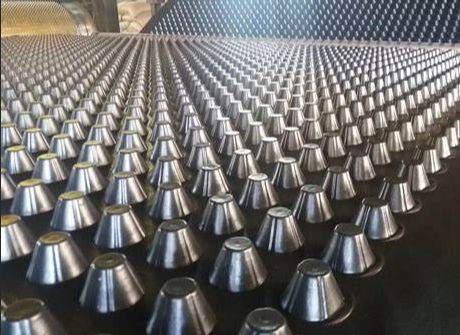 Panneau de drainage concave-convexe
