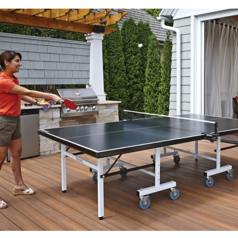 How to choose the right outdoor table material