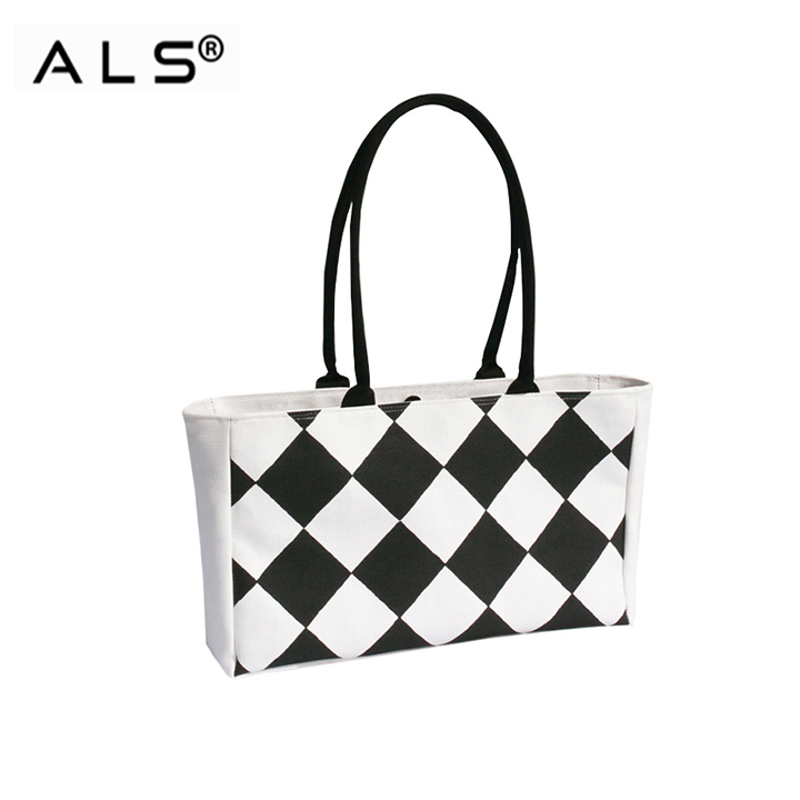 Bolso bandolera informal con capacidad de cuero