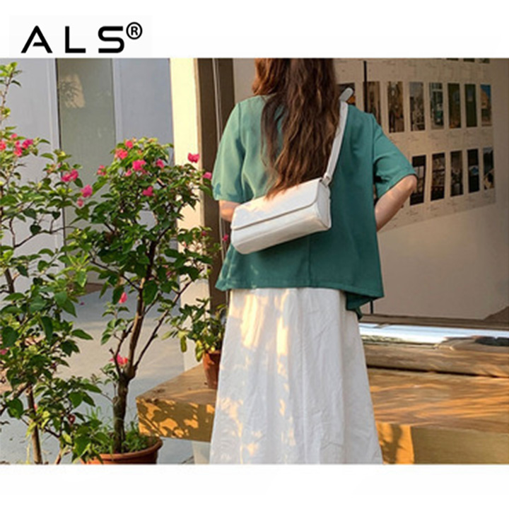 Bolso bandolera de piel para mujer.