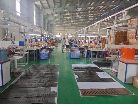 Vietnam's bag manufacture urged to make greater efforts to fulfil year-end export target