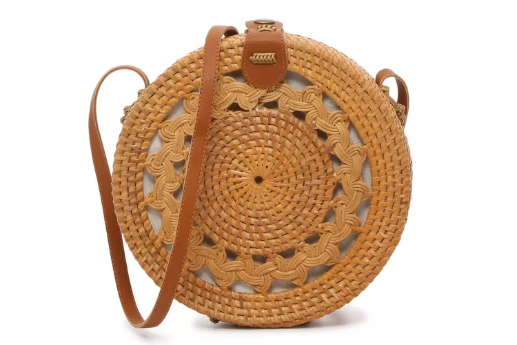 Las mejores bolsas de paja para todos tus viajes en clima cálido