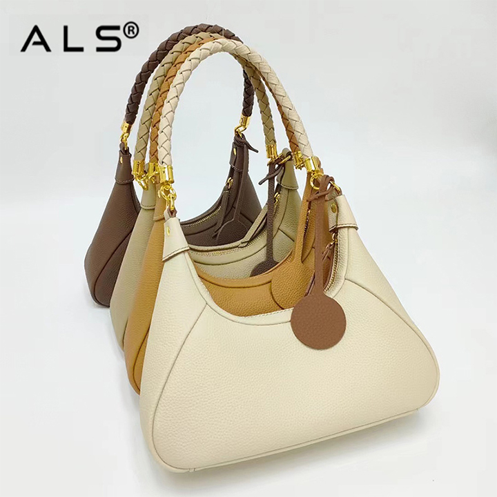 Bolso bandolera elegante de piel con diseño de luna