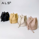 Bolsa bucket crossbody em couro