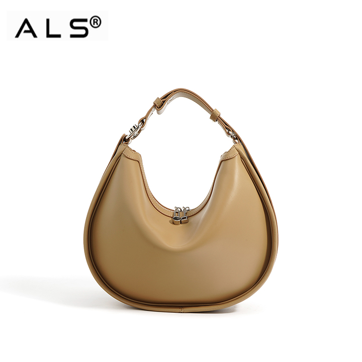 Bolso bandolera de piel con diseño elegante de luna