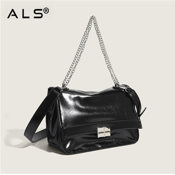 Bolso de hombro con cadena brillante