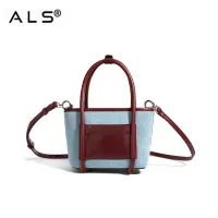 Tas Bucket Denim dan Kulit yang Elegan dengan Tali yang Dapat Dilepas
