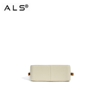 Elegante bolso hobo de piel beige