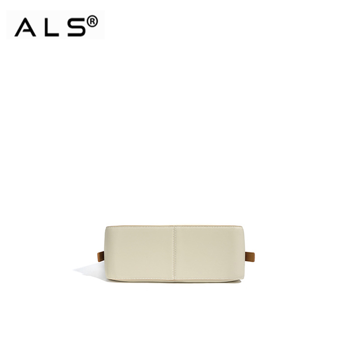 Elegante bolso hobo de piel beige