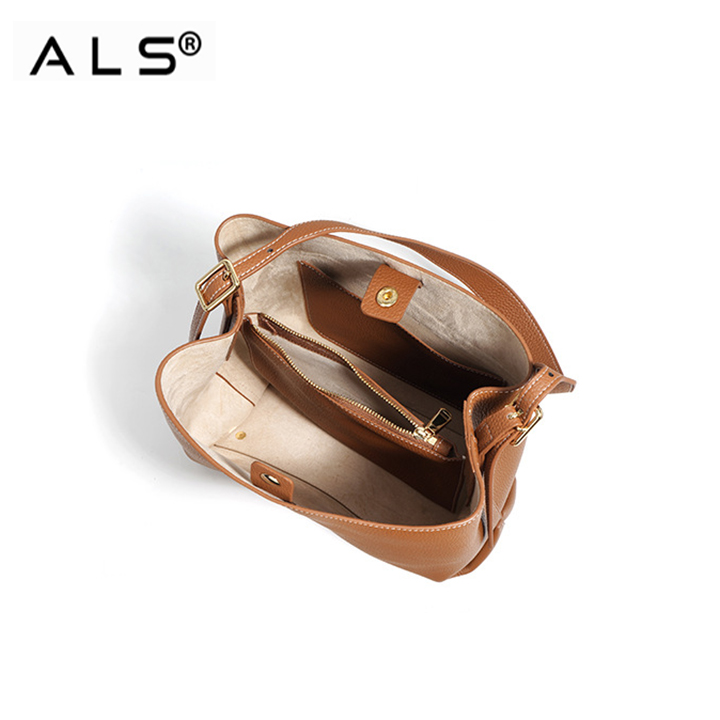 Bolso Hobo de piel marrón con correa ajustable