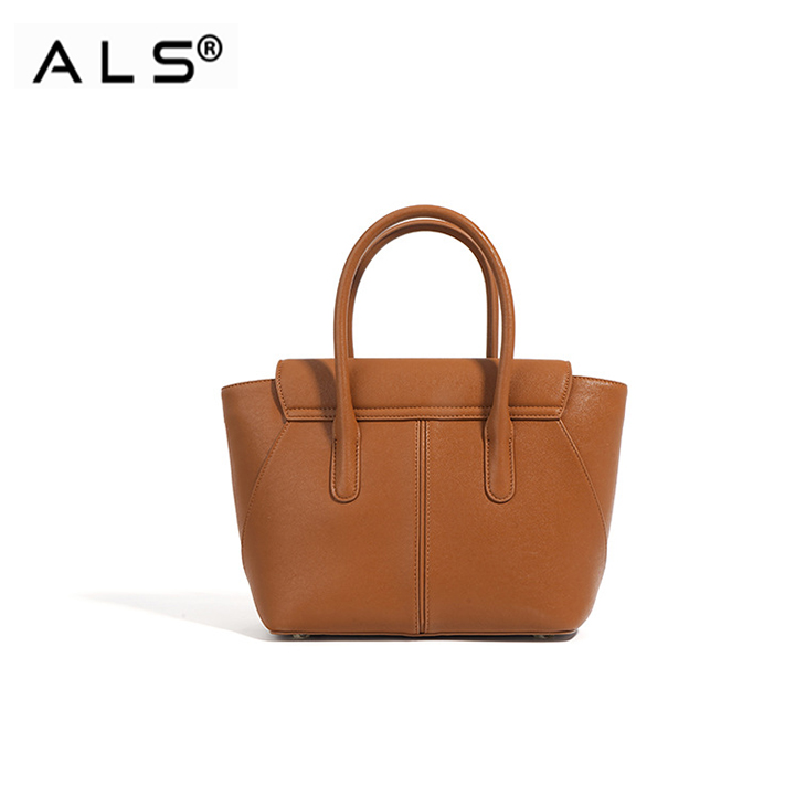 Elegante bolso tote de piel marrón con correa desmontable