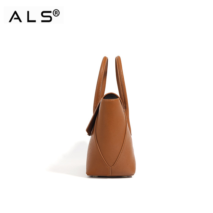 Elegante bolso tote de piel marrón con correa desmontable