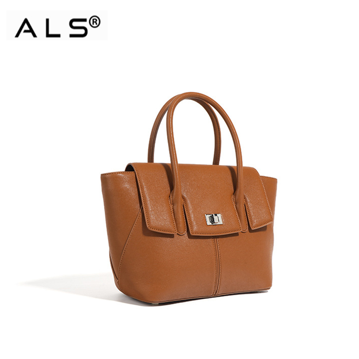 Elegante bolso tote de piel marrón con correa desmontable