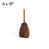 Túi da Bucket có thẻ có thể tháo rời