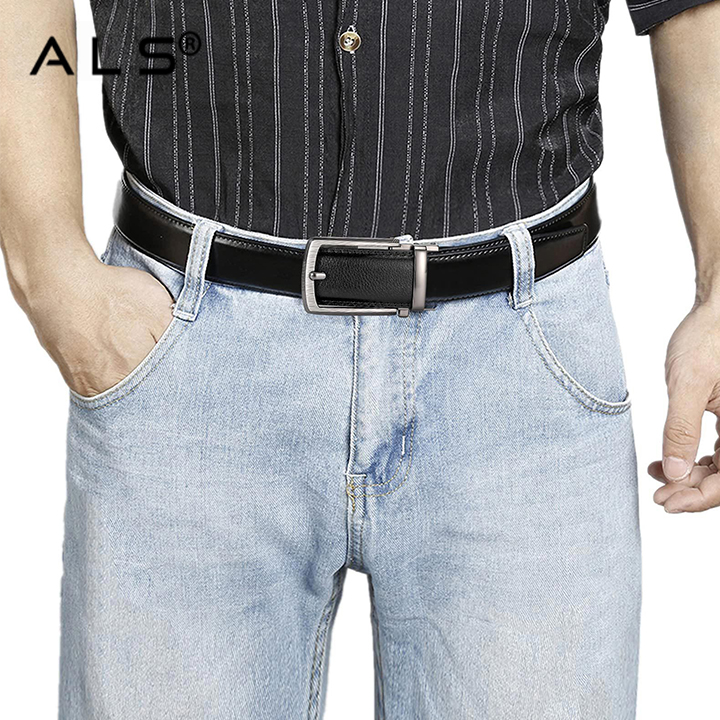 Cinturón clásico de cuero negro con hebilla de metal