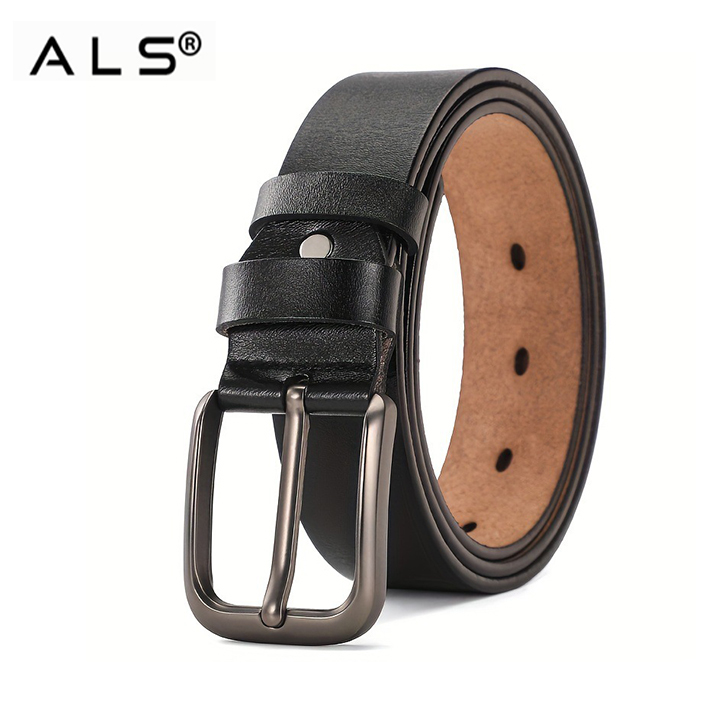 Cinturón de cuero negro atemporal con hebilla de metal