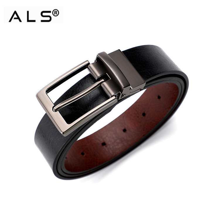 Cinturón de cuero de dos tonos con hebillas de metal