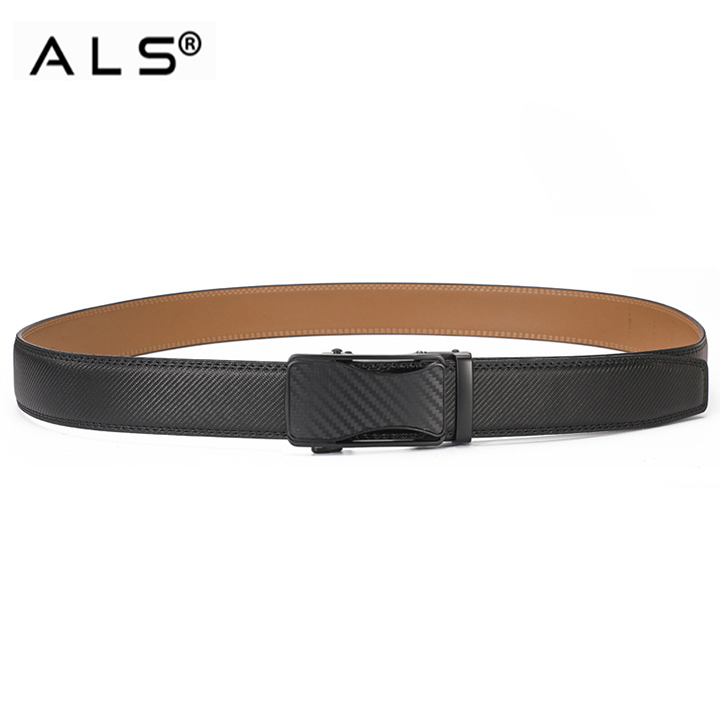 Ceinture en cuir noir élégant avec boucle automatique, aspect carbone