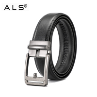 モダンなブラックレザーベルト