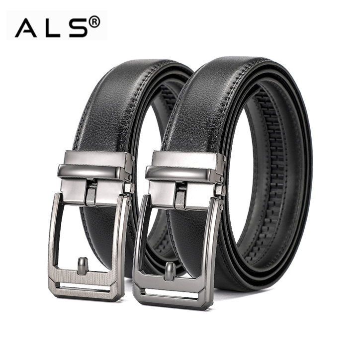 モダンなブラックレザーベルト