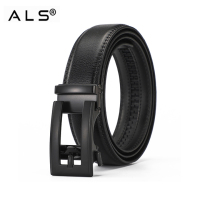 Cinturón de cuero de primera calidad con una exquisita hebilla automática de metal