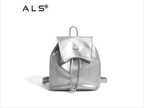 Fornecedor global de bolsas de couro com fabricação na China e no Vietnã para fornecimento flexível.