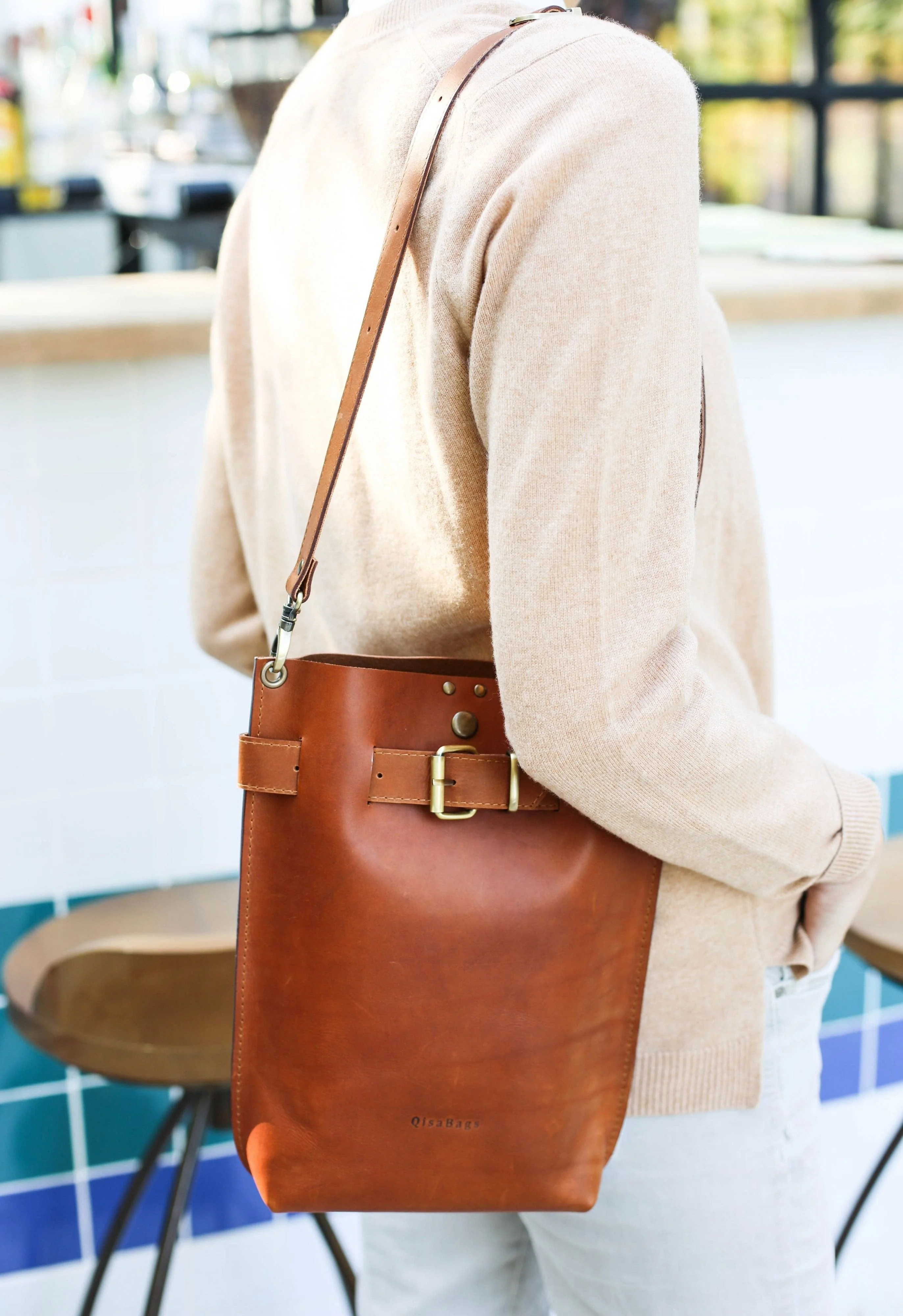 Bolsas de cuero de marca propia, MOQ bajo, OEM con soporte de diseño.