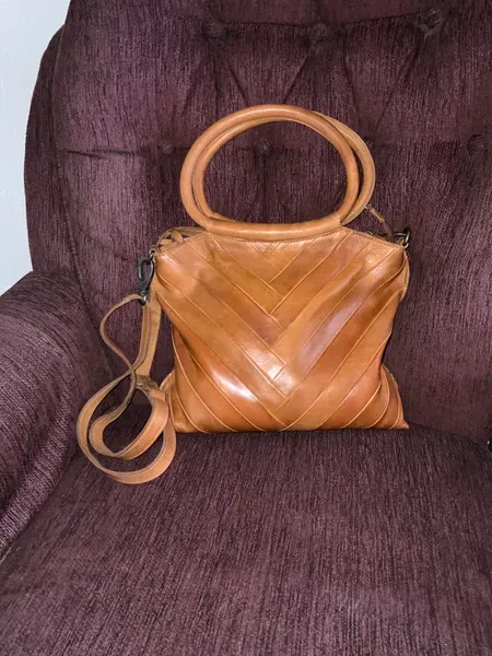 Сумки через плечо из веганской кожи, производство во Вьетнаме, оптовый заказ B2B, 2026 год.