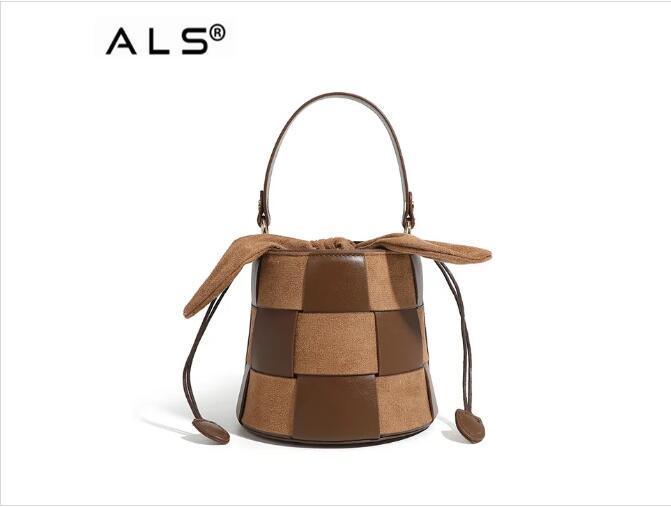 leather tote bag