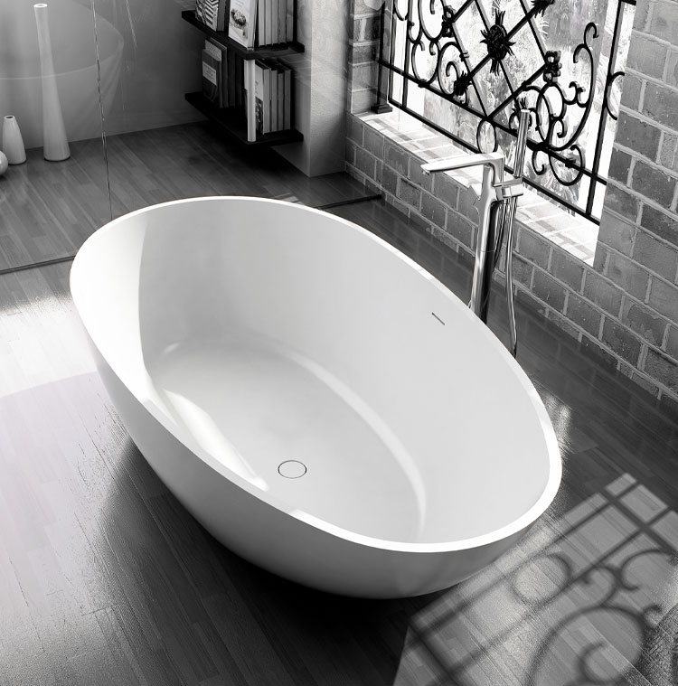 Freestanding soaking tub