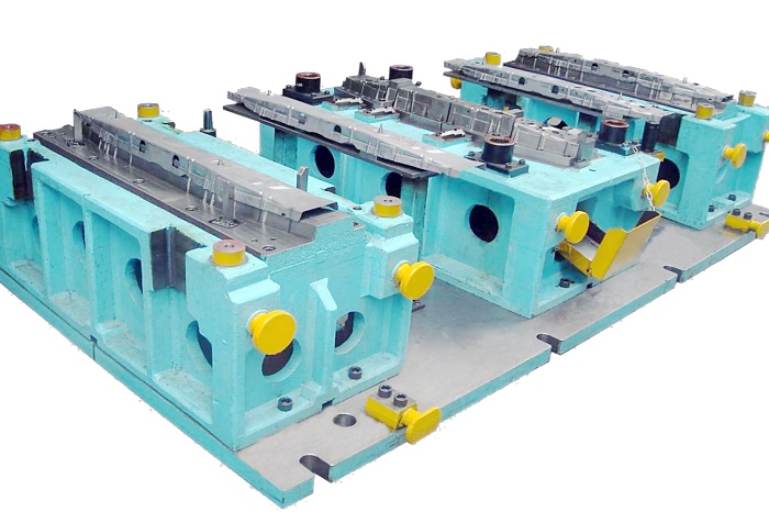 Large forward mold
