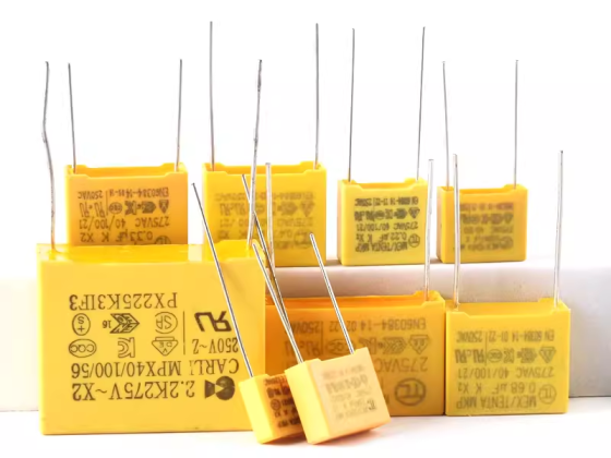 Le condensateur de sécurité X2 0,1/0,047/0,01 uf uf / 2,2/0,22/0,33/0,47/0,68/1 K 275 v